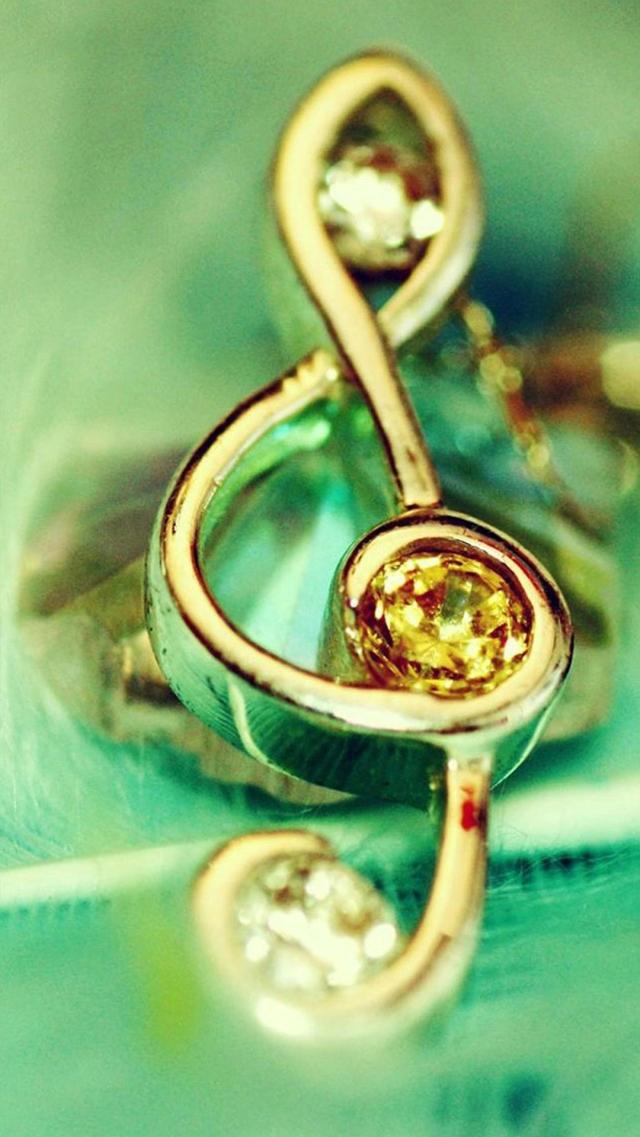 Golden Musical Notes