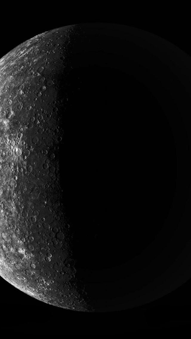 High Definition Black and White Desktop Background