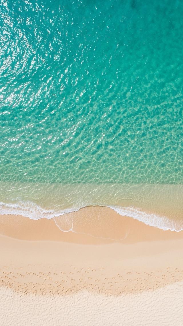 从正上方俯瞰的夏日海滩 高清壁纸