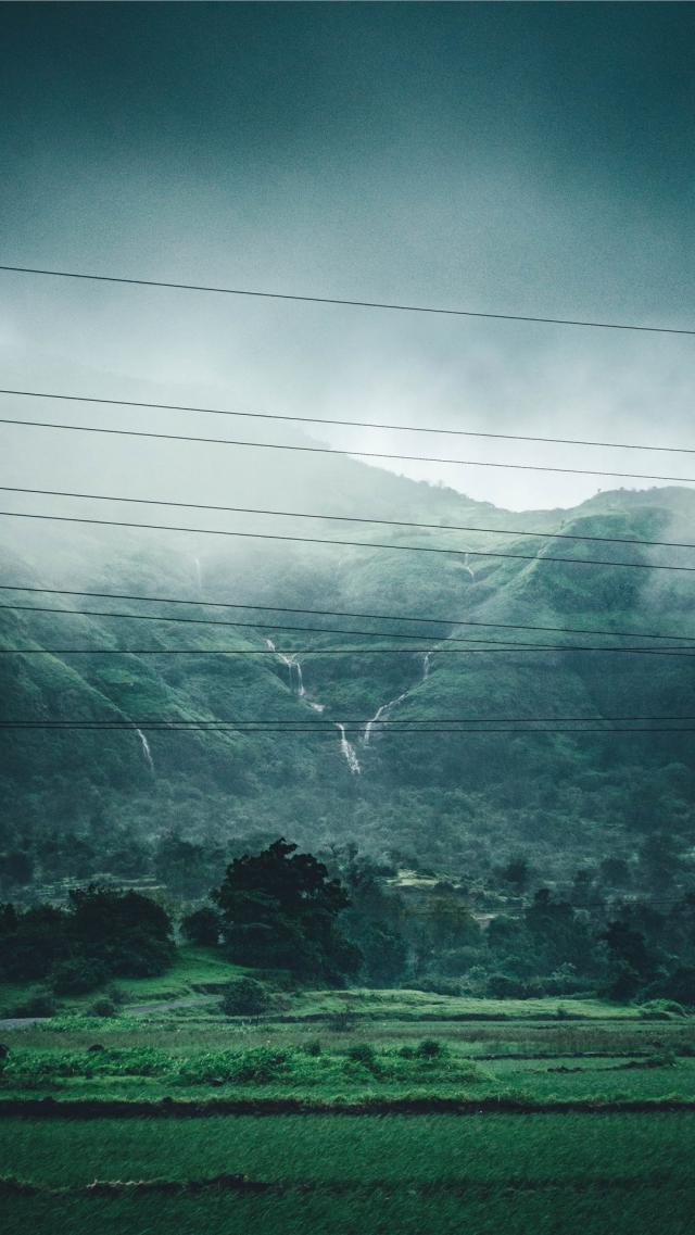 车窗外的风景 高清壁纸