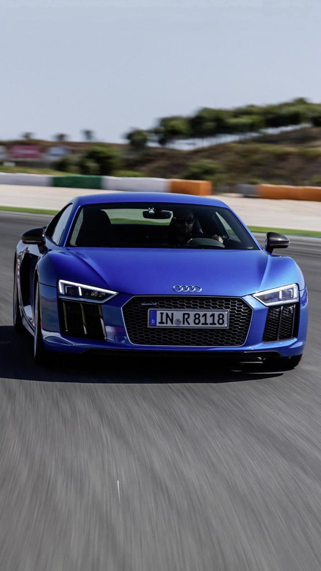 Audi R8 Sports Car Apple 7 Wallpaper