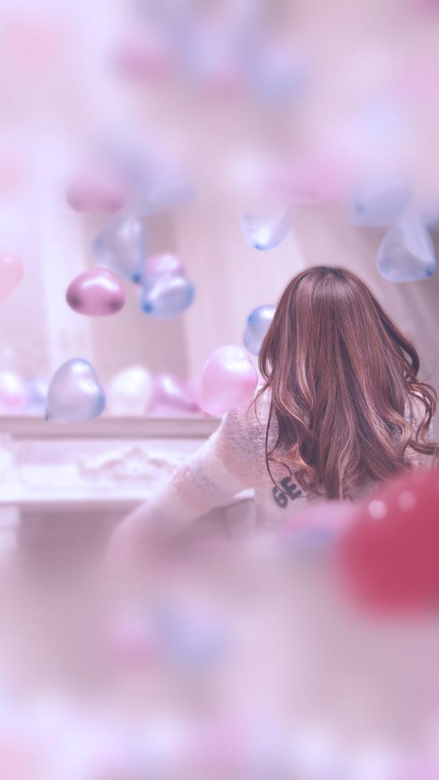 Cute Girl × Balloons