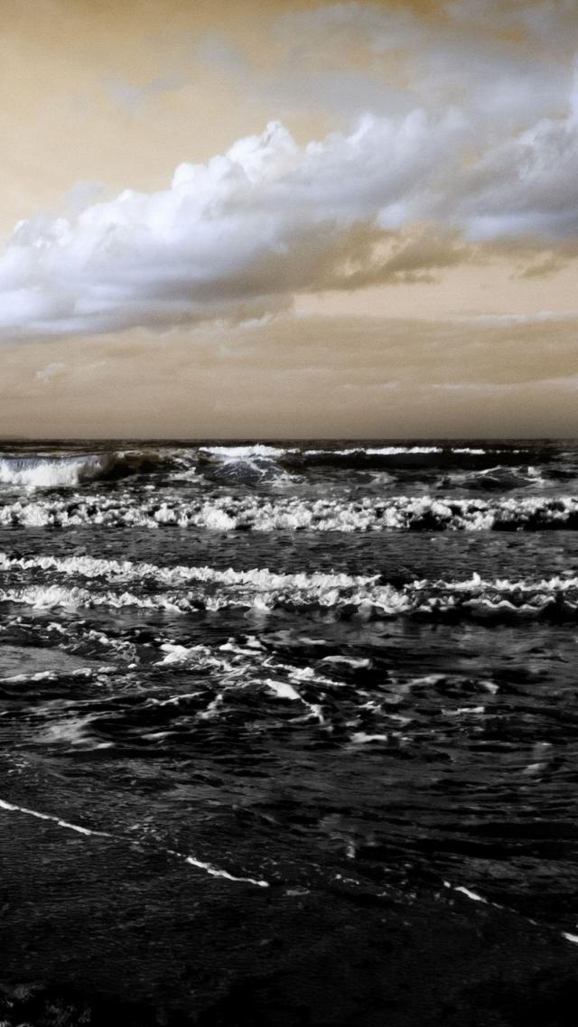 Cool Landscape of Black Ocean Mobile Wallpaper