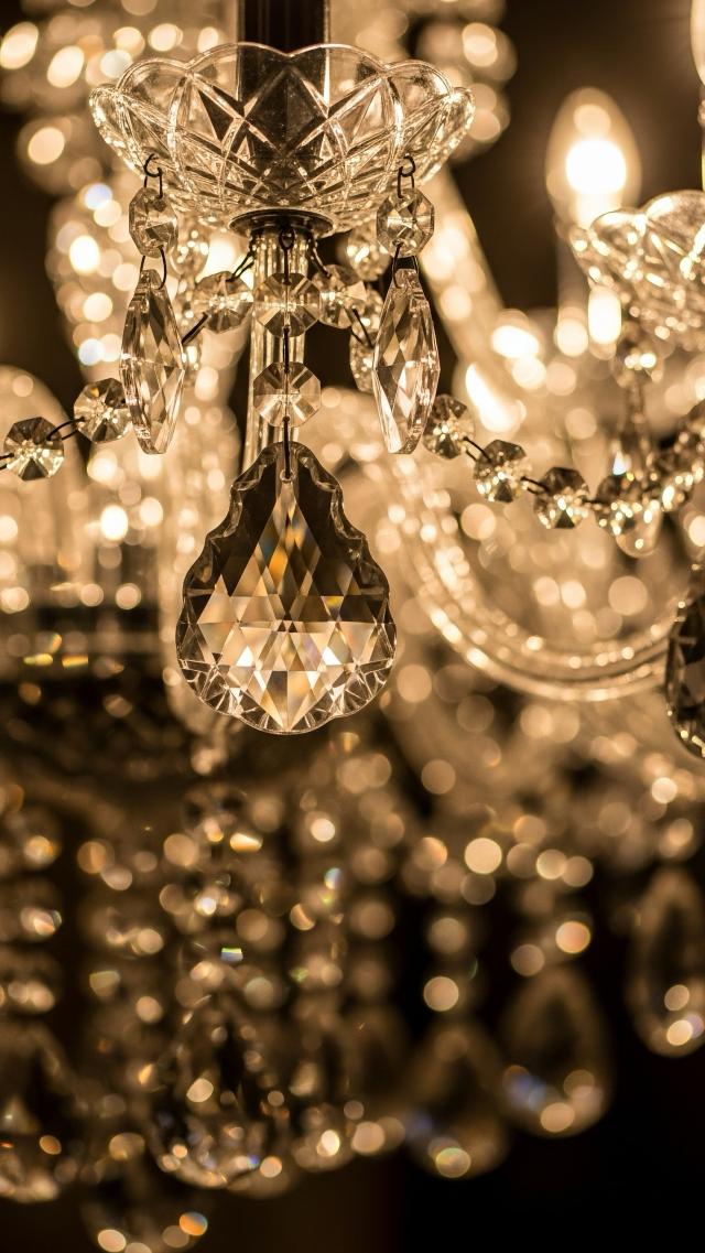 水晶吊灯的光芒