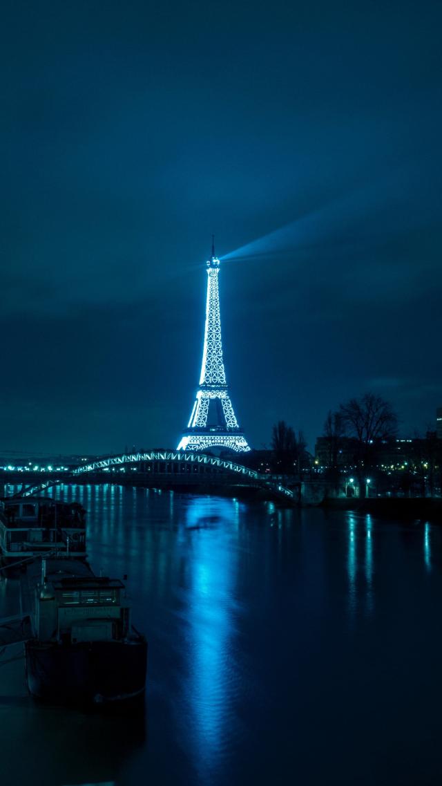 Eiffel Tower - Night