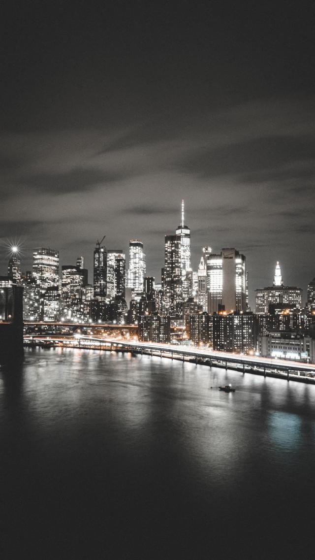 ニューヨークの夜 - モノクロ写真