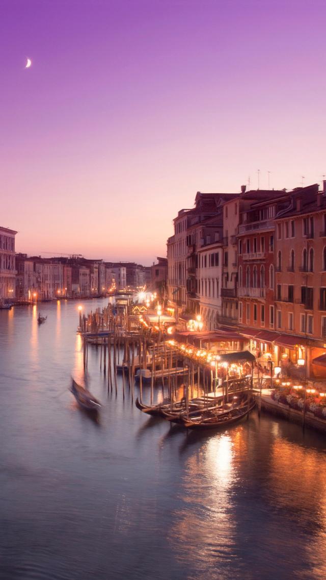 Beautiful Fashionable Night View of Venice - iPhone Wallpaper