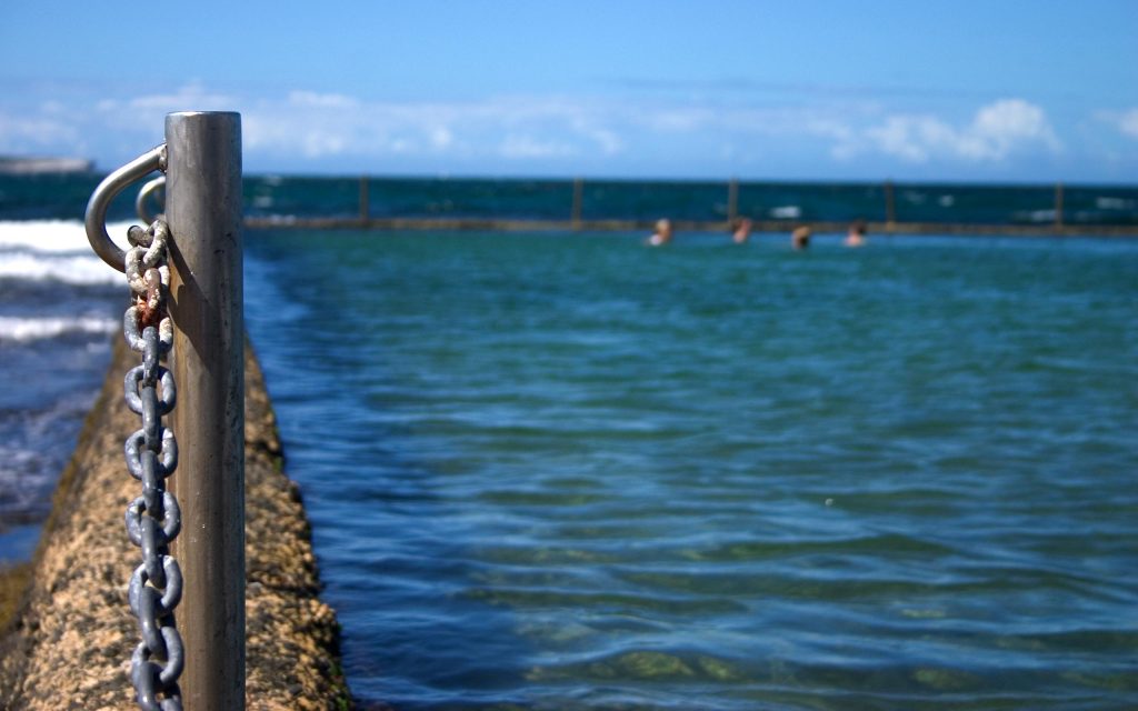 00308 beachpoolguardrail 2560×1600