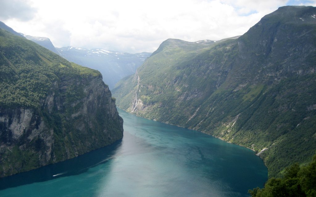 峡湾壮丽山水