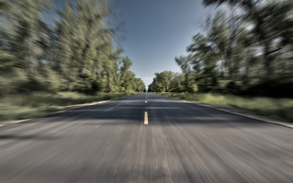 森林公路疾驰