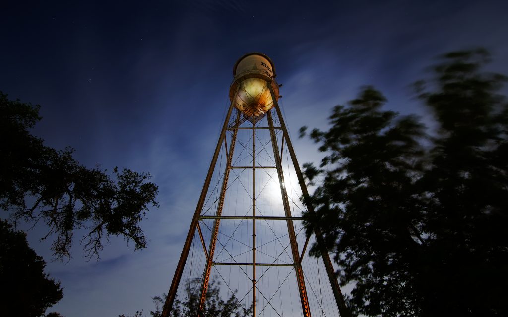 夜空水塔